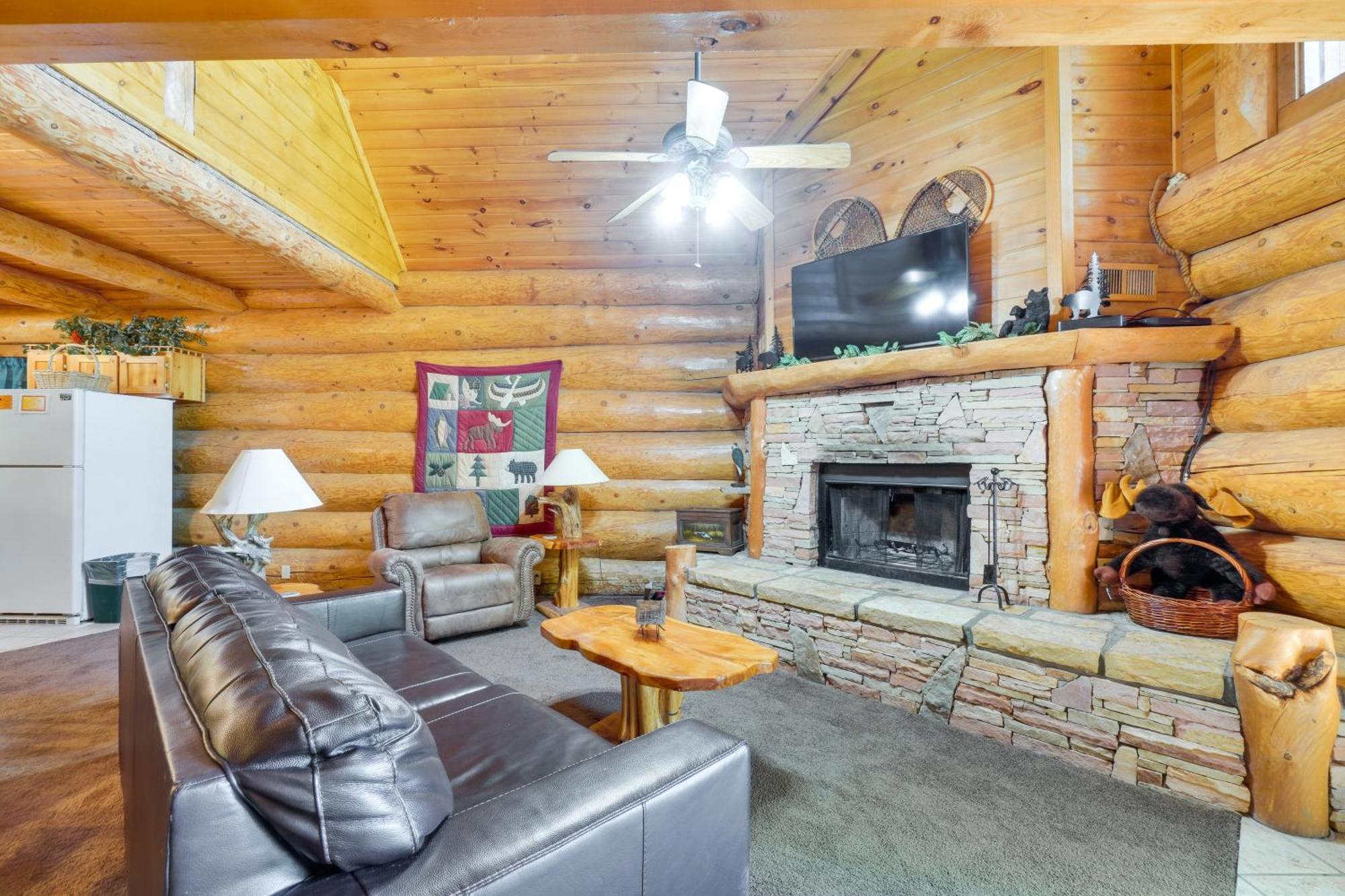Gatlinburg Vacation Rental With Hot Tub And Game Room! エクステリア 写真