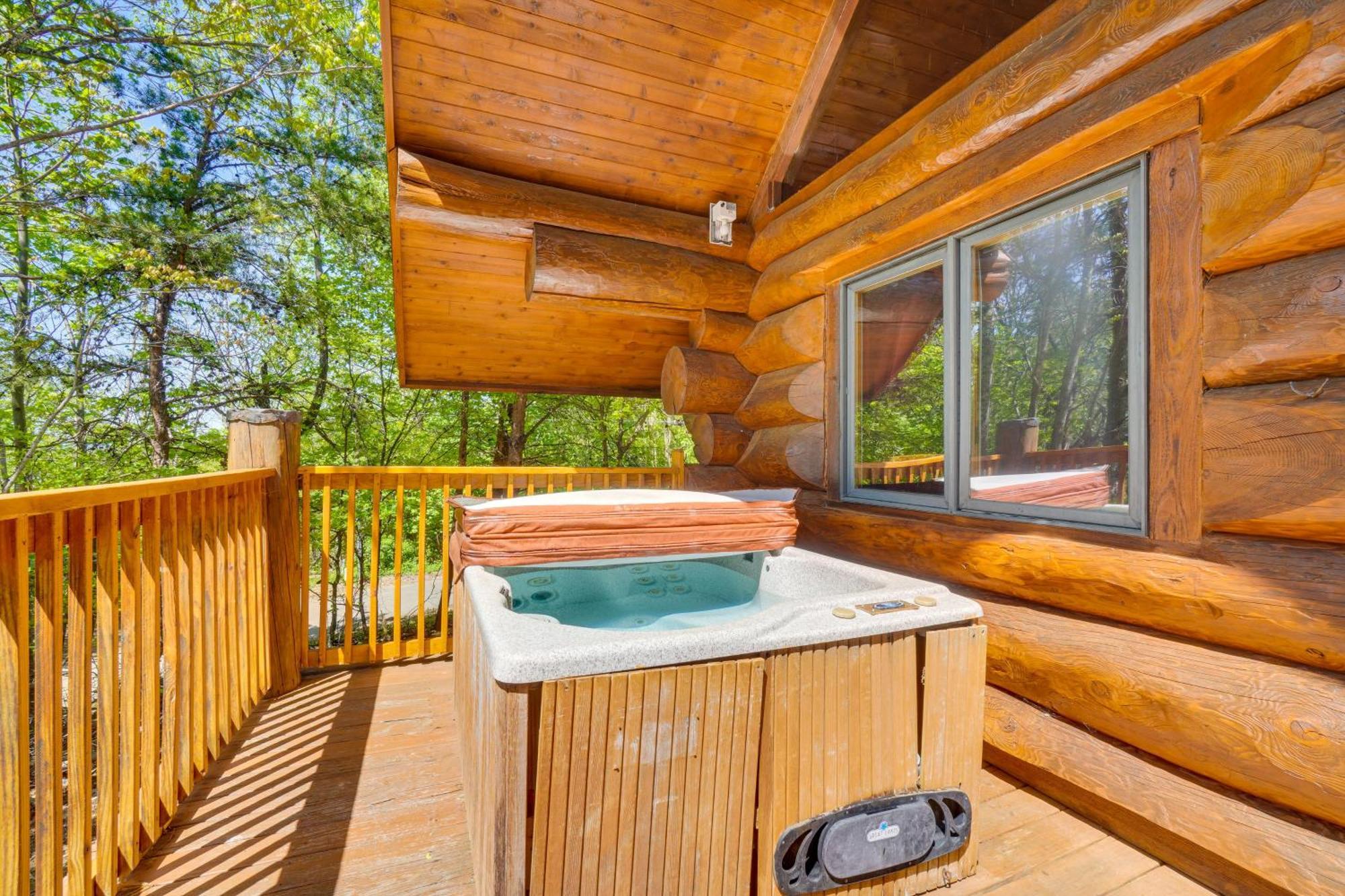Gatlinburg Vacation Rental With Hot Tub And Game Room! エクステリア 写真