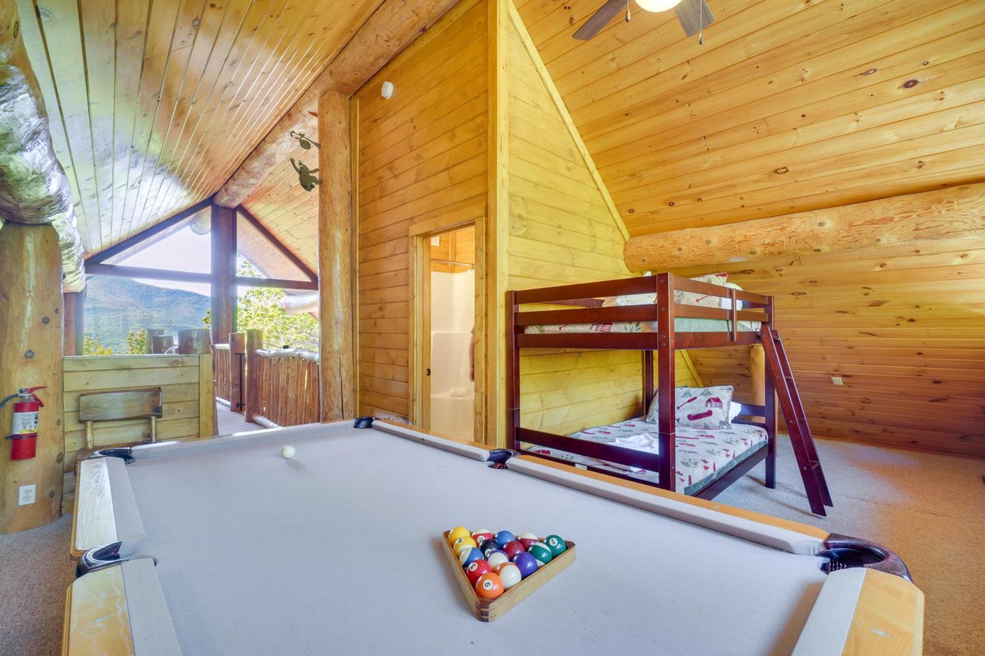 Gatlinburg Vacation Rental With Hot Tub And Game Room! エクステリア 写真
